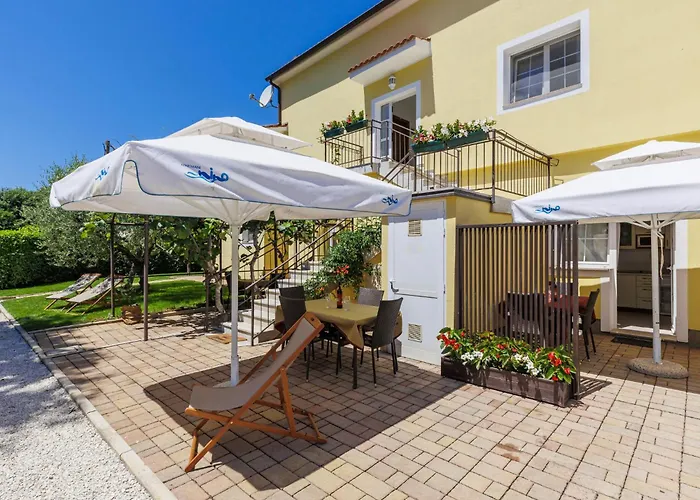 Nino-2 By Interhome Appartamento Porec