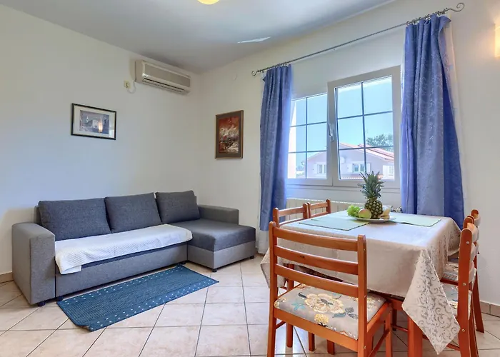 Nino-2 By Interhome Appartamento Porec